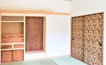 もともと住んでいた家からふすまをもってきました。 これまでの生活を引き継ぐように、今まで使っていたものをすべてなかったことにはしたくない。 和室は日本人が落ち着く部屋。 以前と変わらないリラックスできる空間を目指しました。